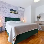 Charmantes In By Interhome 펜션 Donje Rastane