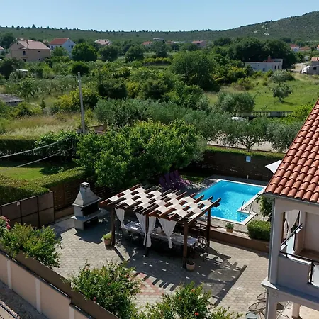 Dom wakacyjny Charmantes In By Interhome
