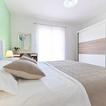 Charmantes In By Interhome Holiday home Donje Rastane